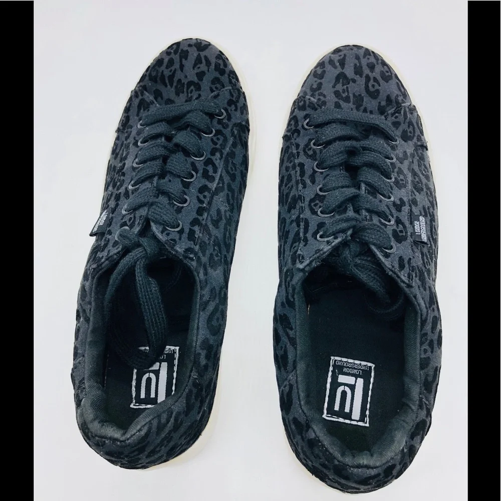 LONDON UNDERGROUND WOMENS BLACK SNEAKERS SIZE 9.5M